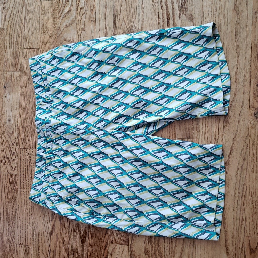 (8) Nivo By Lanctôt Golf Midi Shorts Modest Colorful Geometric Sporty Activewear